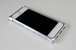 ジュラルミン削り出し アルミバンパー G-BUM for iPhone5