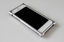 ジュラルミン削り出し アルミバンパー Smart HYBRID for iPhone5