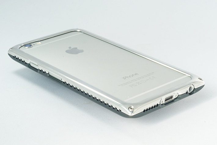 iPhone 6専用ジュラルミン削り出し iPhoneケース MY-BUM ライティングブラック（U）×マテリアルシルバー（L）