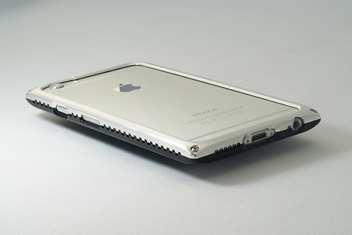 iPhone 6専用ジュラルミン削り出し iPhoneケース MY-BUM サイレントブラック（U）×マテリアルシルバー（L）