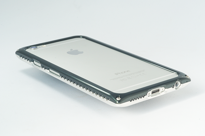 iPhone 6専用ジュラルミン削り出し iPhoneケース MY-BUM マテリアルシルバー（U）×ライティングブラック（L）