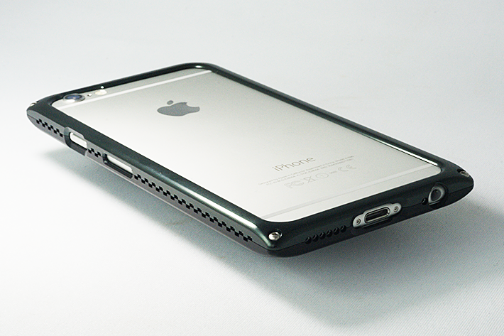 iPhone 6専用ジュラルミン削り出し iPhoneケース MY-BUM サイレントブラック（U）×ライティングブラック（L）