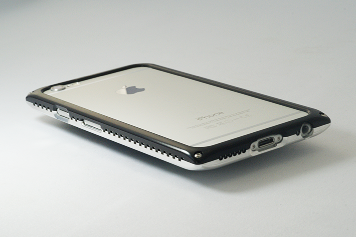iPhone 6専用ジュラルミン削り出し iPhoneケース MY-BUM マテリアルシルバー（U）×サイレントブラック（L）